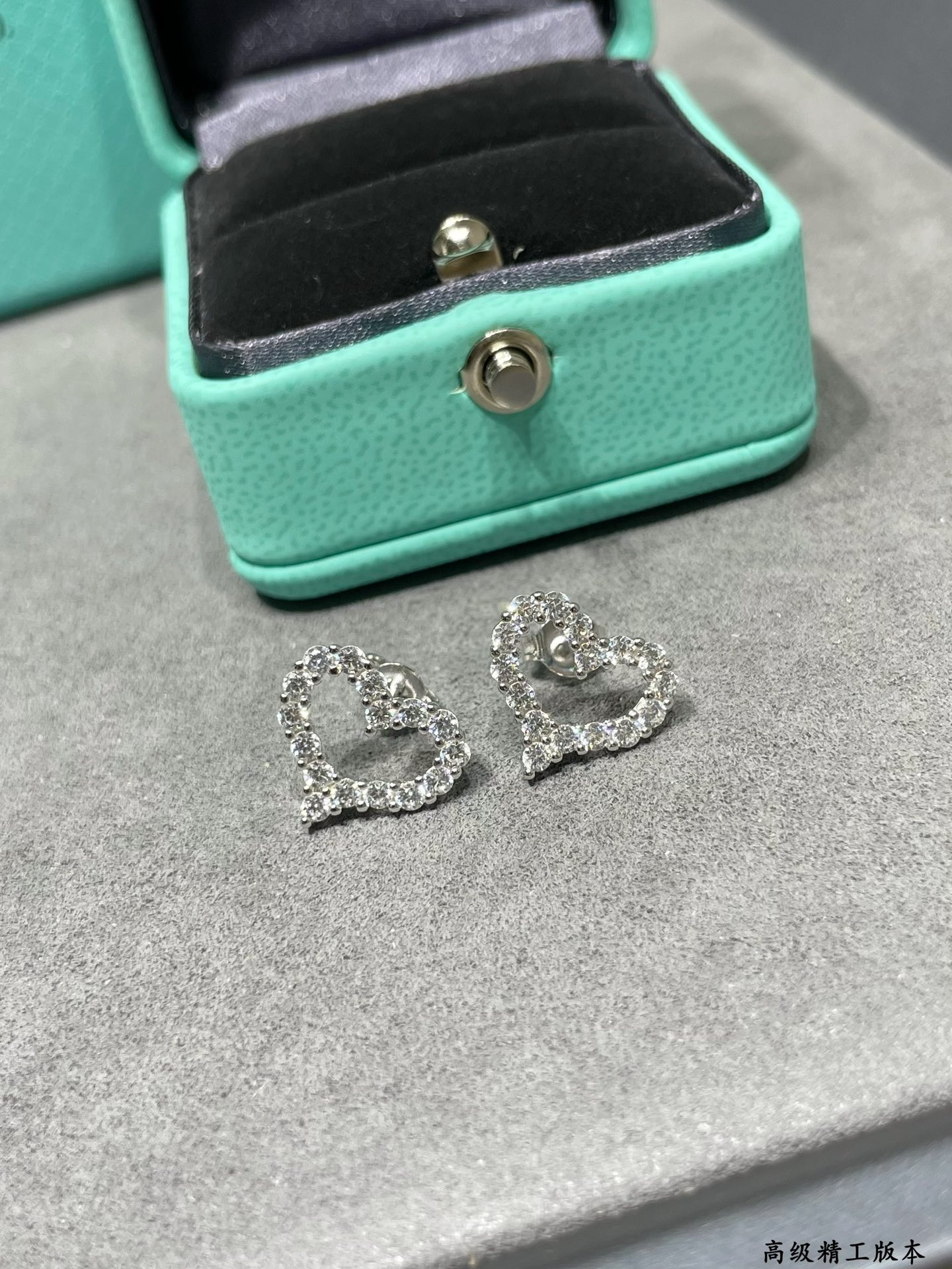 T*f*ny & Co. Heart Stud Earrings Ag925