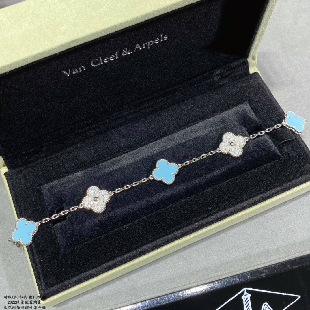 V*N CL*F & Arpels Royal Blue Ceramic Five-Flower Four-Leaf Clover Bracelet