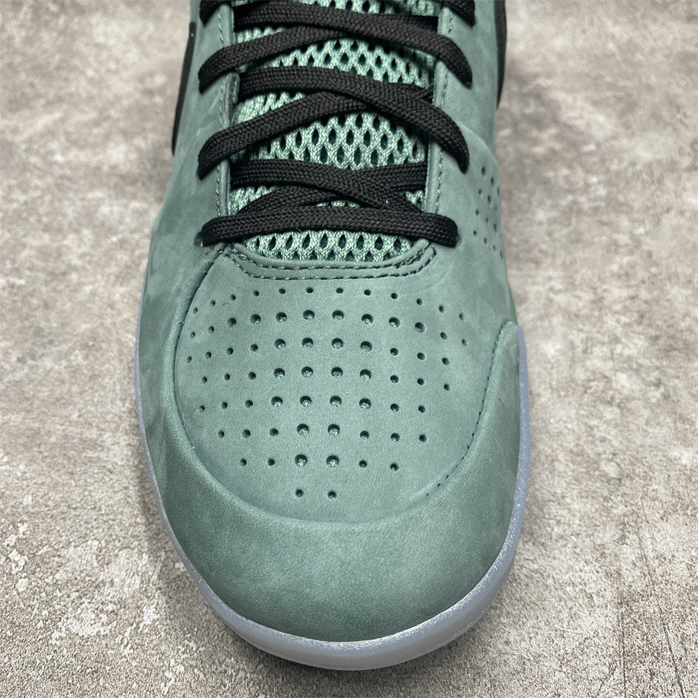 ZOOM KOBE 4 PROTRO