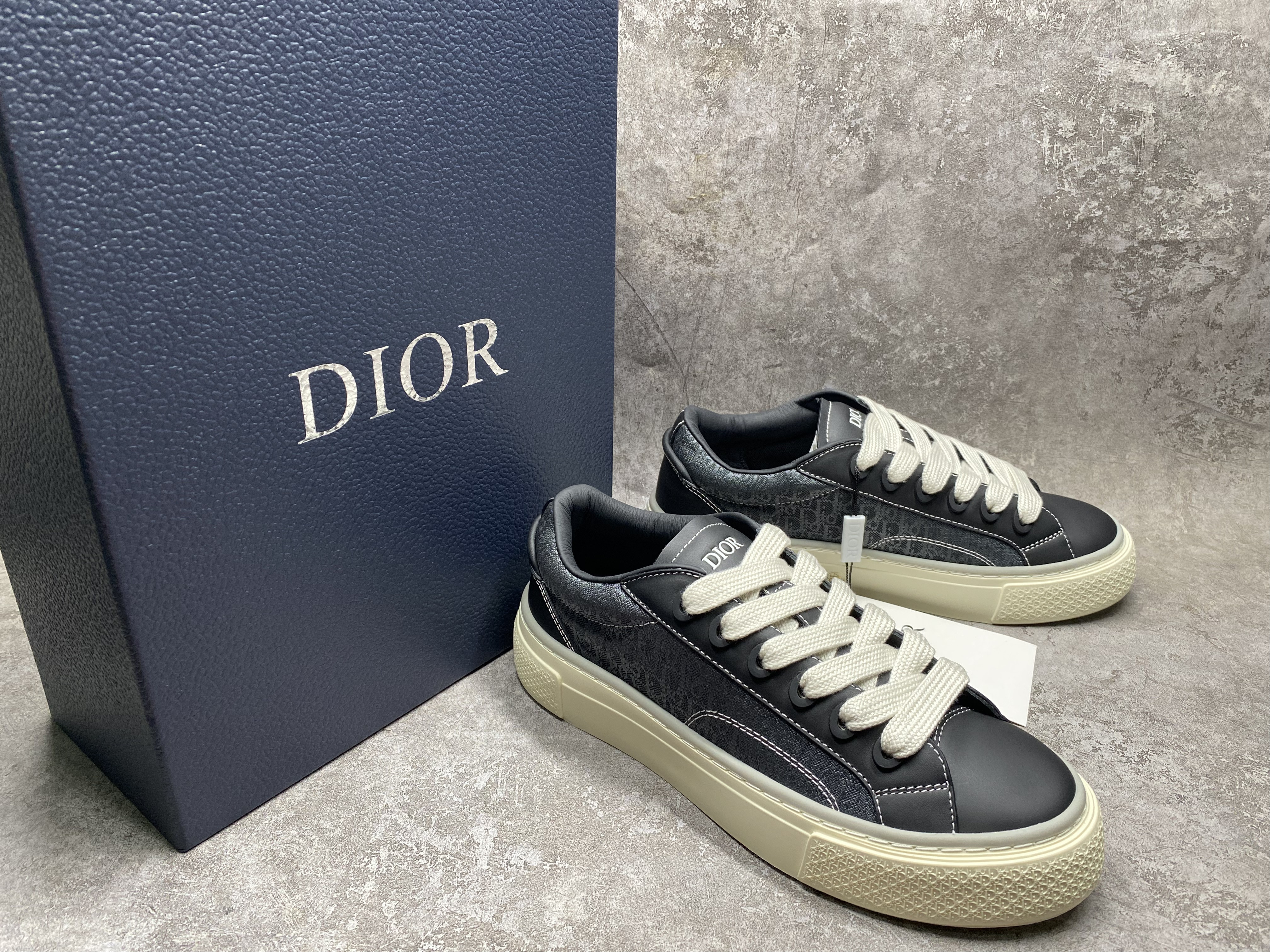 UA D*0r B33 Sneaker