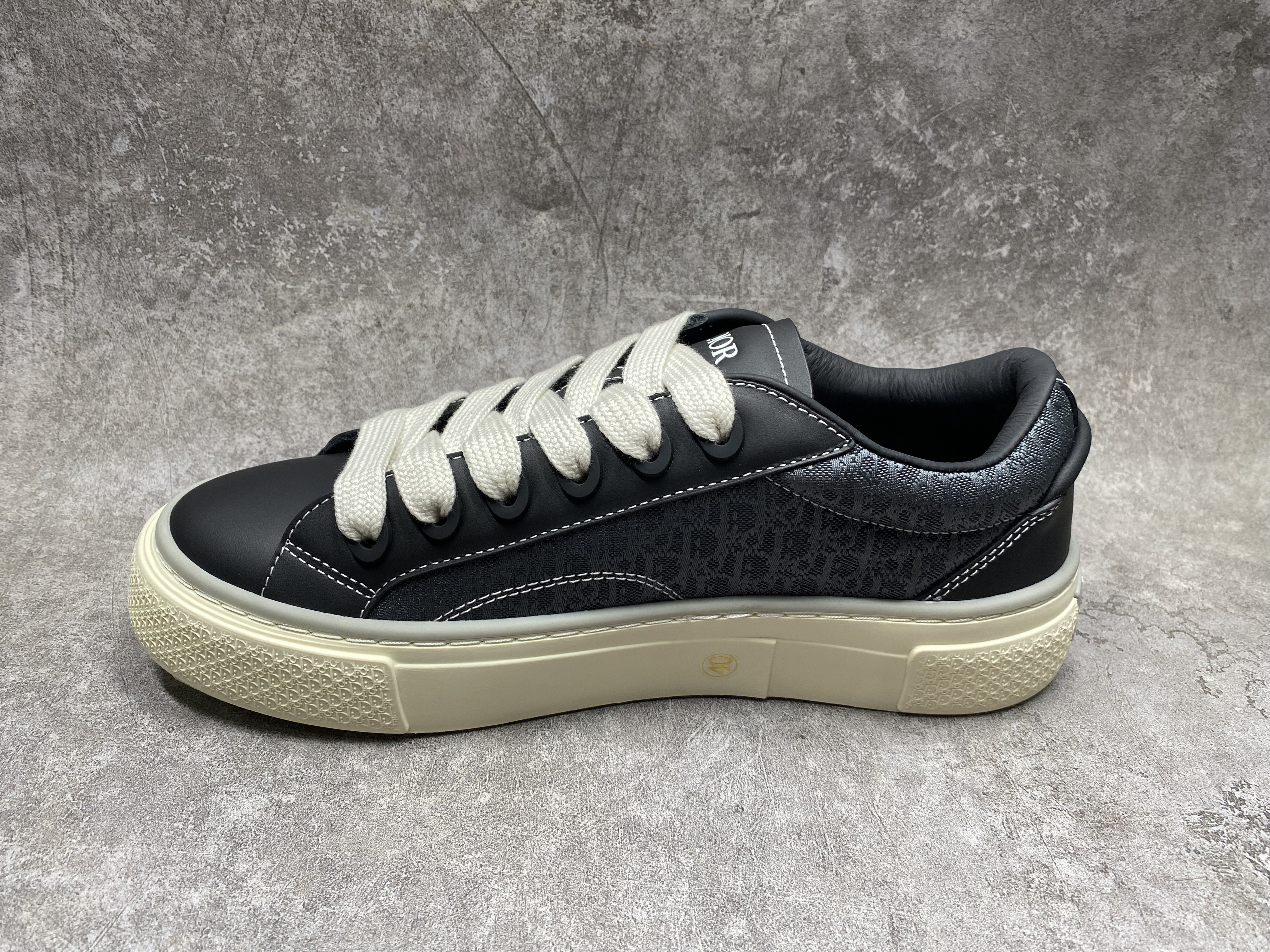 UA D*0r B33 Sneaker