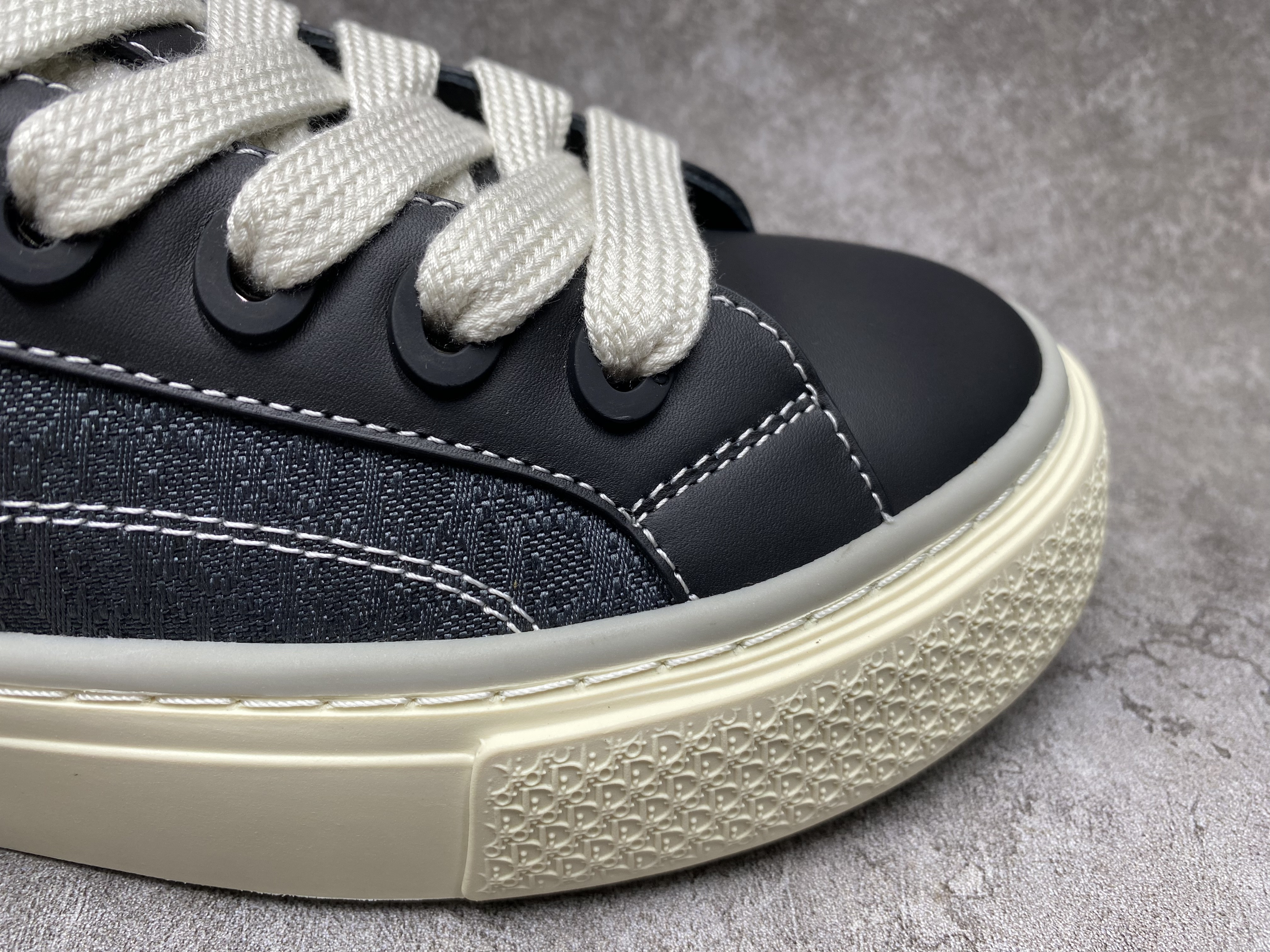UA D*0r B33 Sneaker