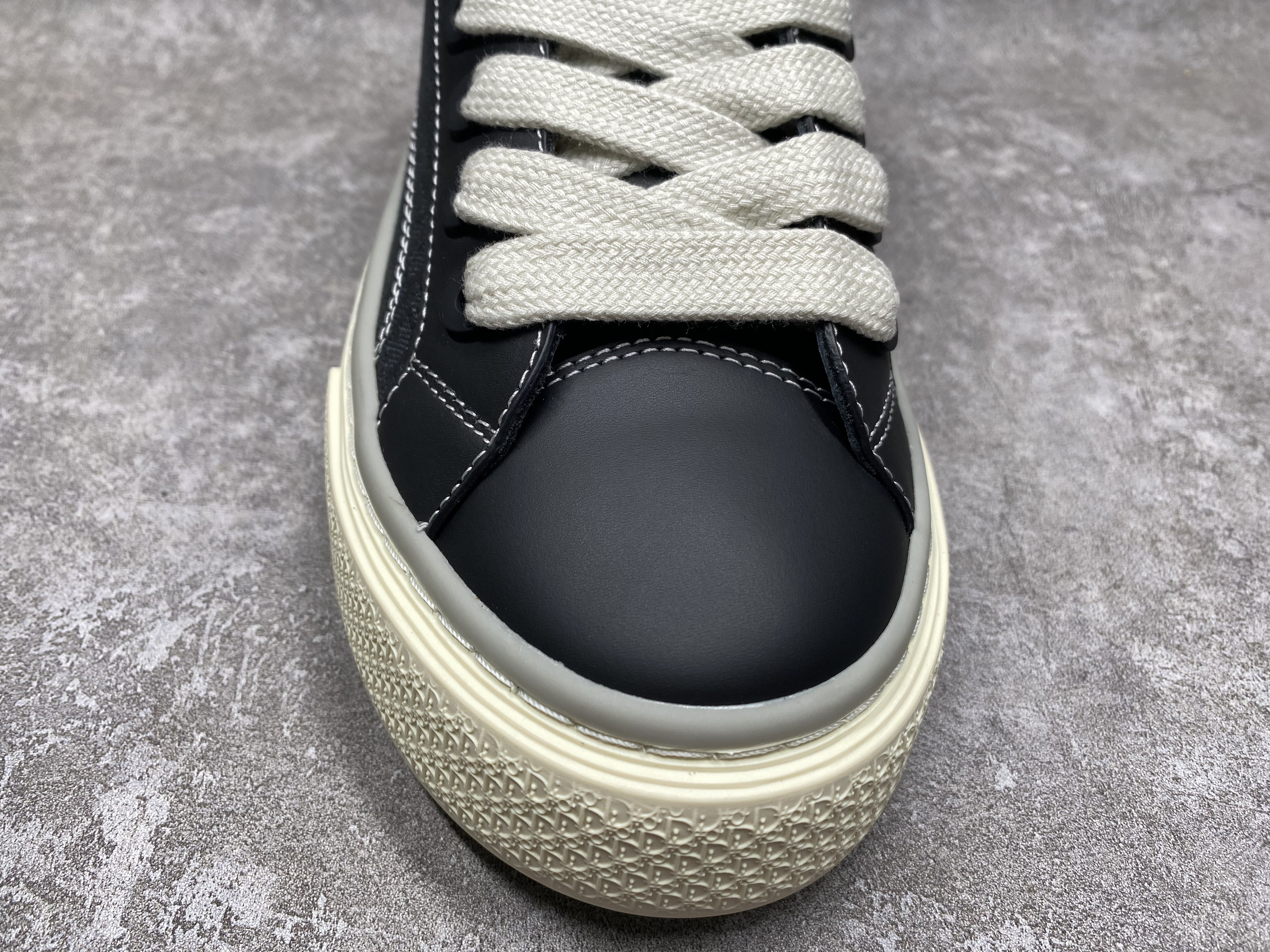 UA D*0r B33 Sneaker