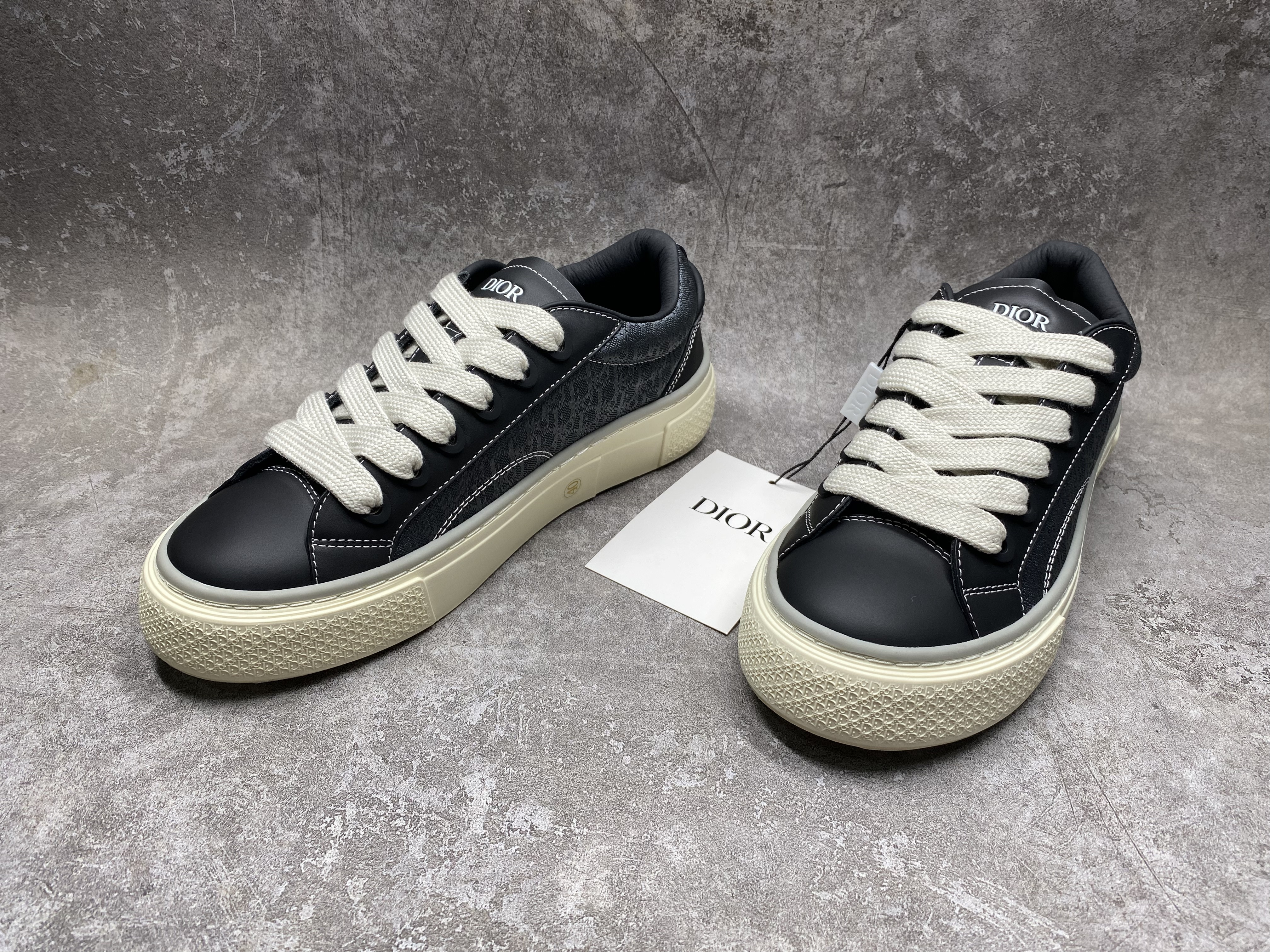 UA D*0r B33 Sneaker