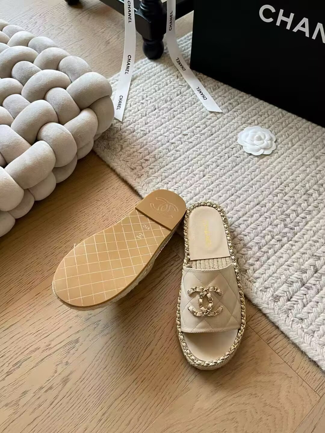 UA Ch*el Slides