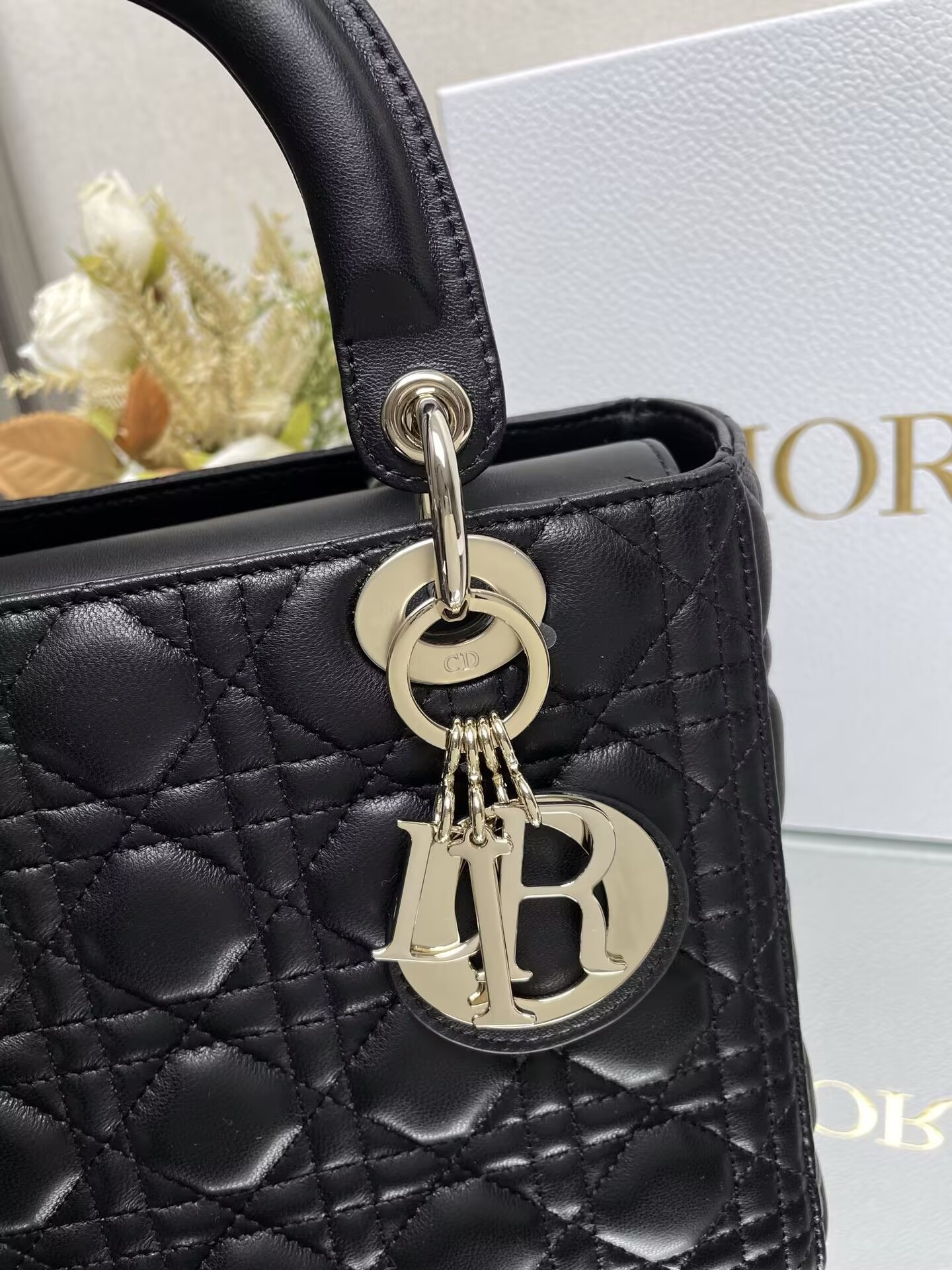 Medium Lady D*0r Bag 24 x 20 x 12 cm