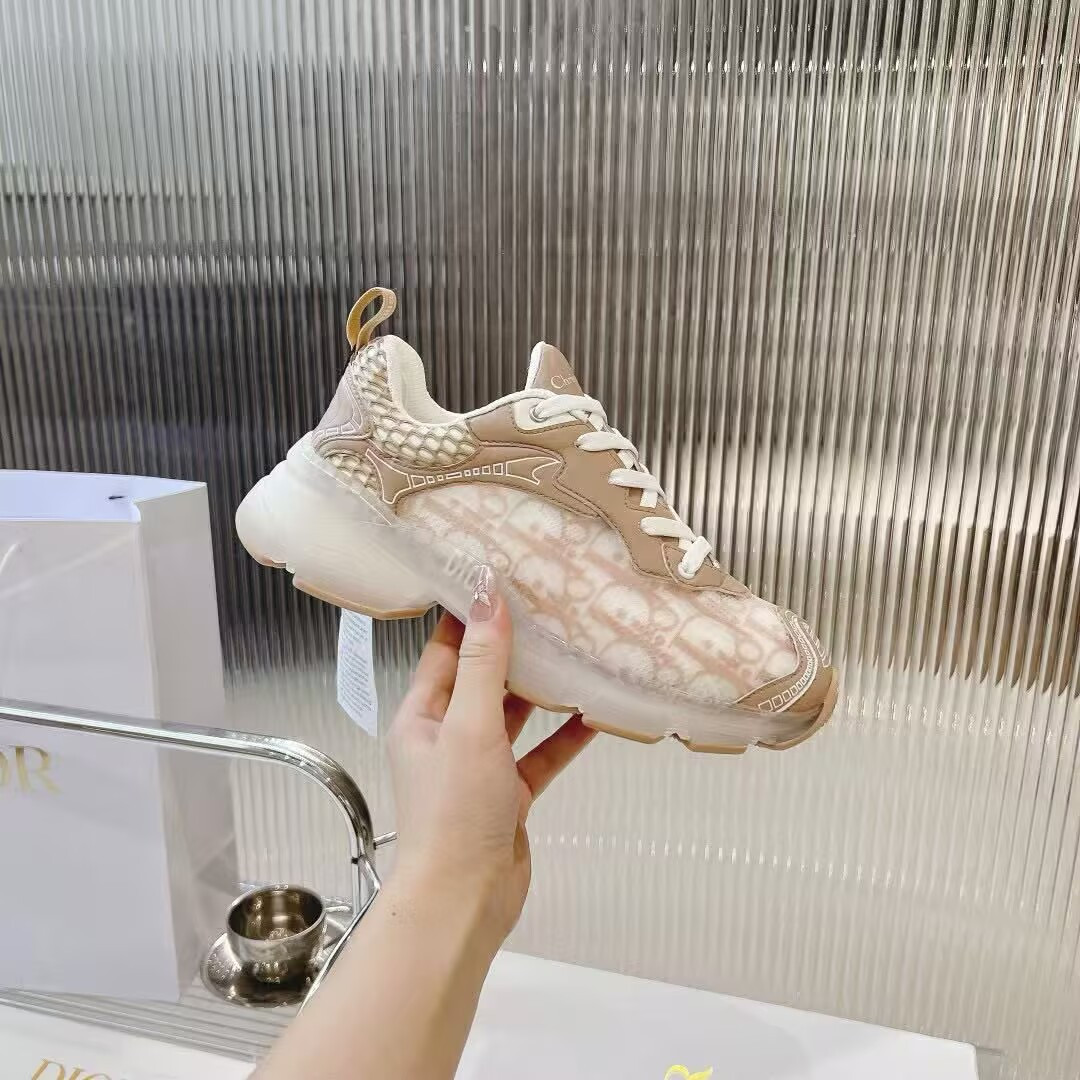 UA D*0r Vibe Sneaker