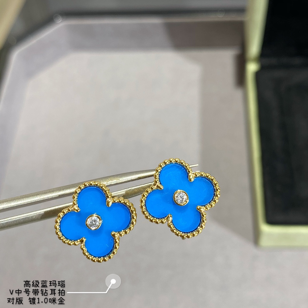 V*N CL*F & Arpels Sapphire Blue Agate Diamond Four-Leaf Clover Earrings