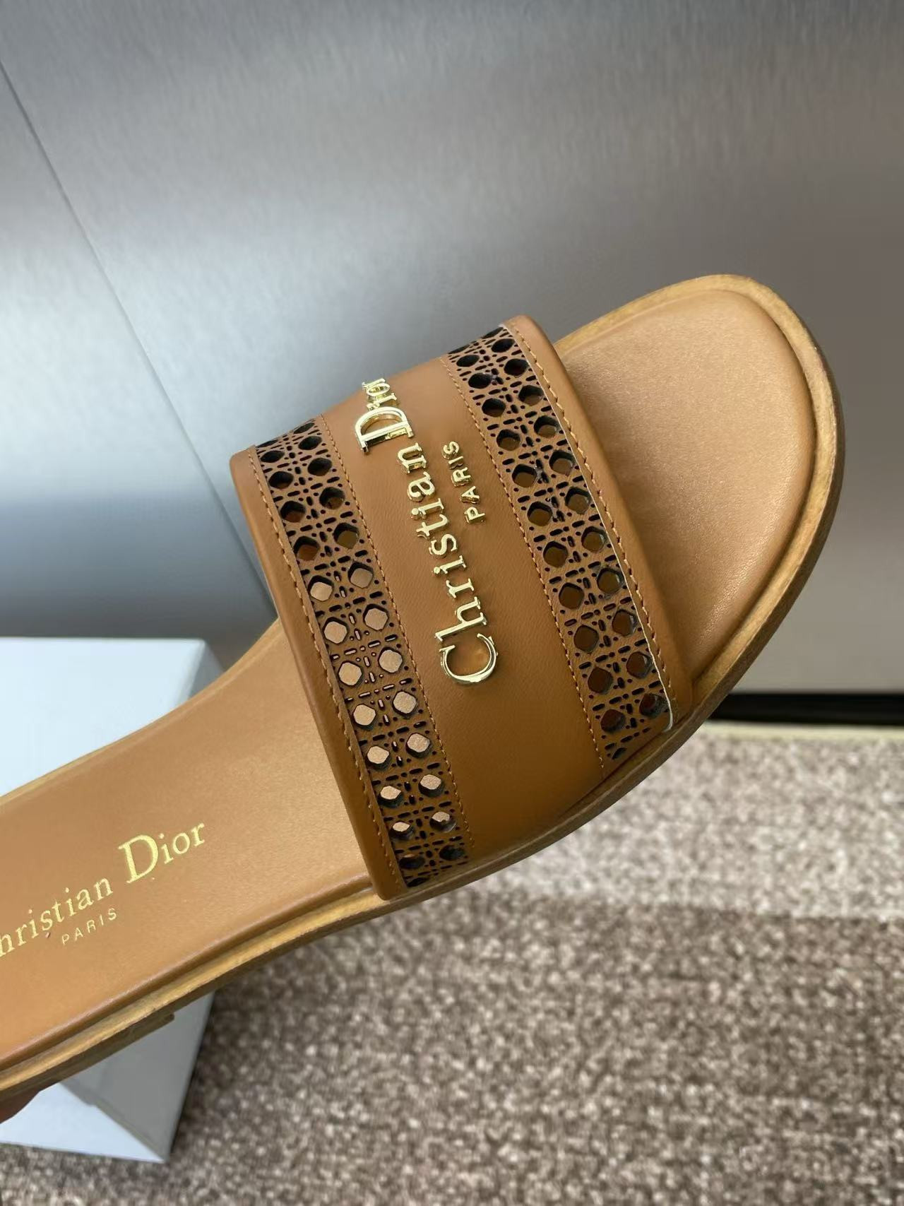 UA D*0r D-Lane Slide