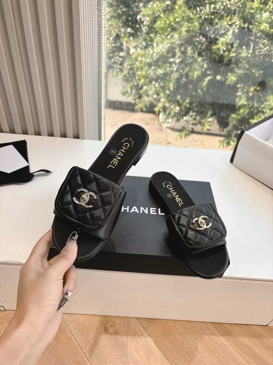 UA Ch*el Slippers