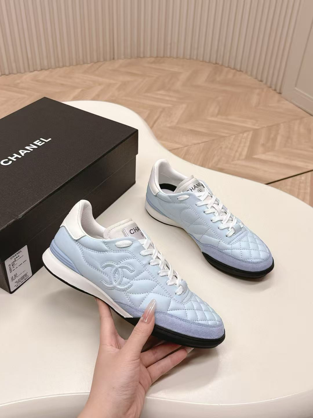 UA Ch*el SNEAKER