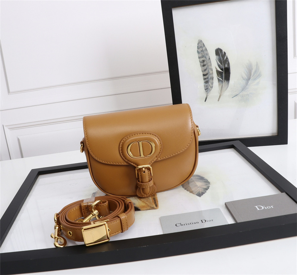 MEDIUM D*0r BOBBY BAG Camel Box Calfskin