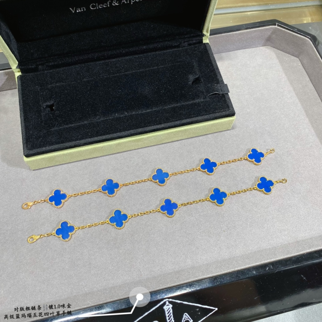 V*N CL*F & Arpels Sapphire Blue Agate Five-Flower Four-Leaf Clover Bracelet