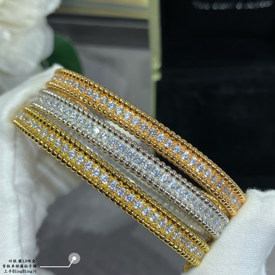 V*N CL*F & Arpels narrow single row full diamond bracelet