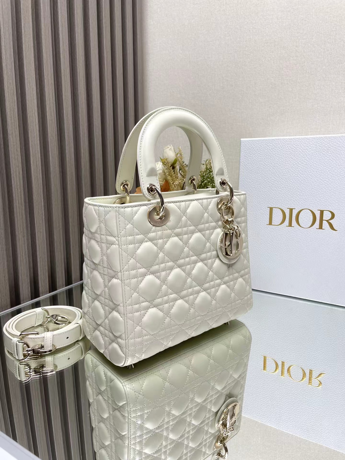 Medium Lady D*0r Bag  24 x 20 x 12 cm