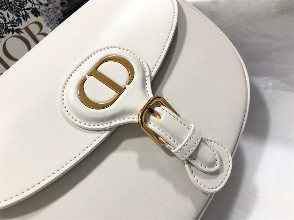 MEDIUM D*0r BOBBY BAG Latte Box Calfskin