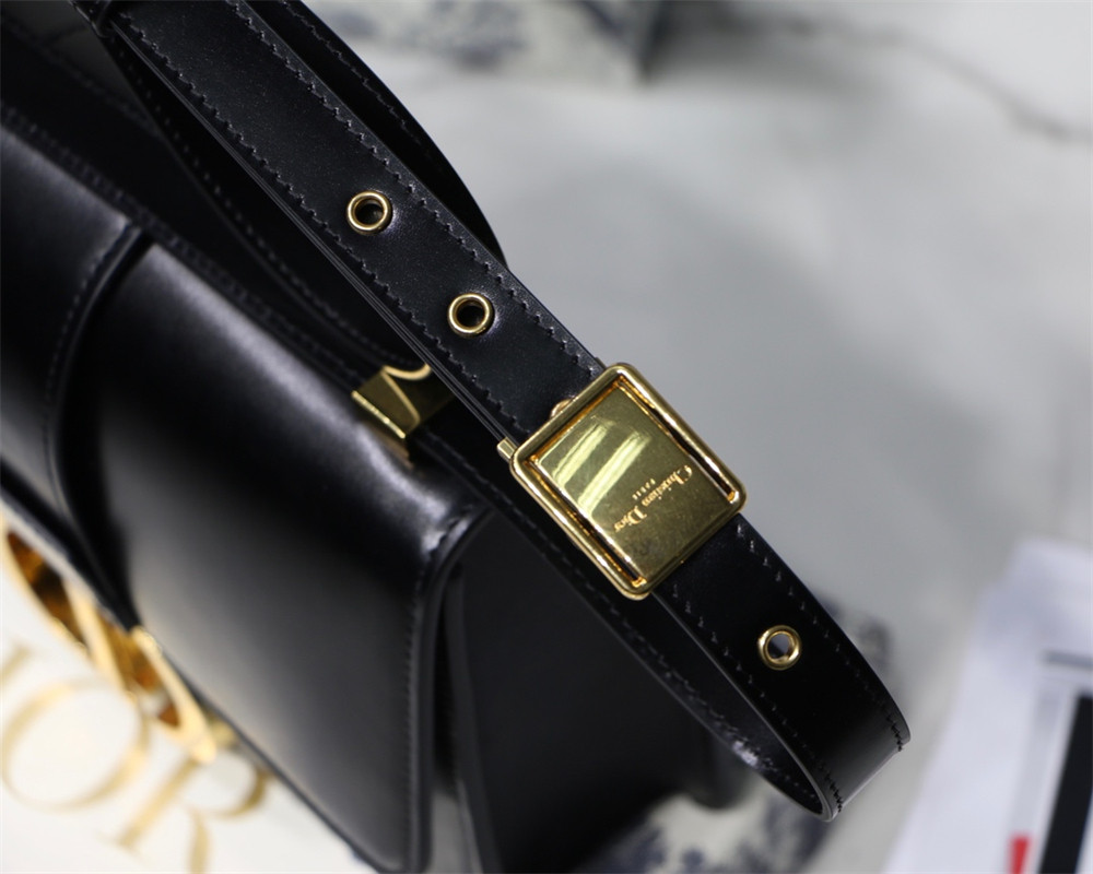 D*0r 30 MONTAIGNE CHAIN BAG SHINY BLACK