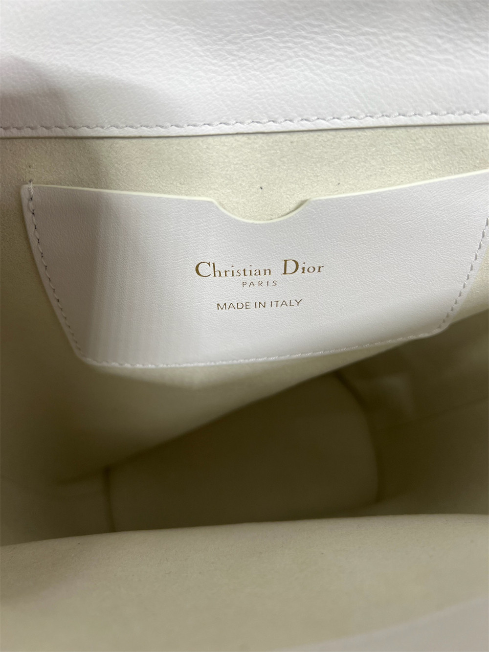 D*0r 30 Montaigne Large Chain Bucket Bag White
