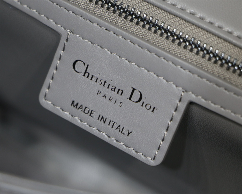 MEDIUM D*0r CARO BAG Grey S*pple Cannage Calfskin With Black Hardware 25.5 x 15.5 x 8 cm