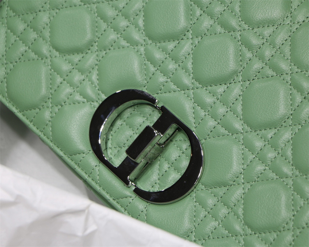 LARGE D*0r CARO BAG Green S*pple Cannage Calfskin With Silver Hardware 29 x 18 x 10 cm