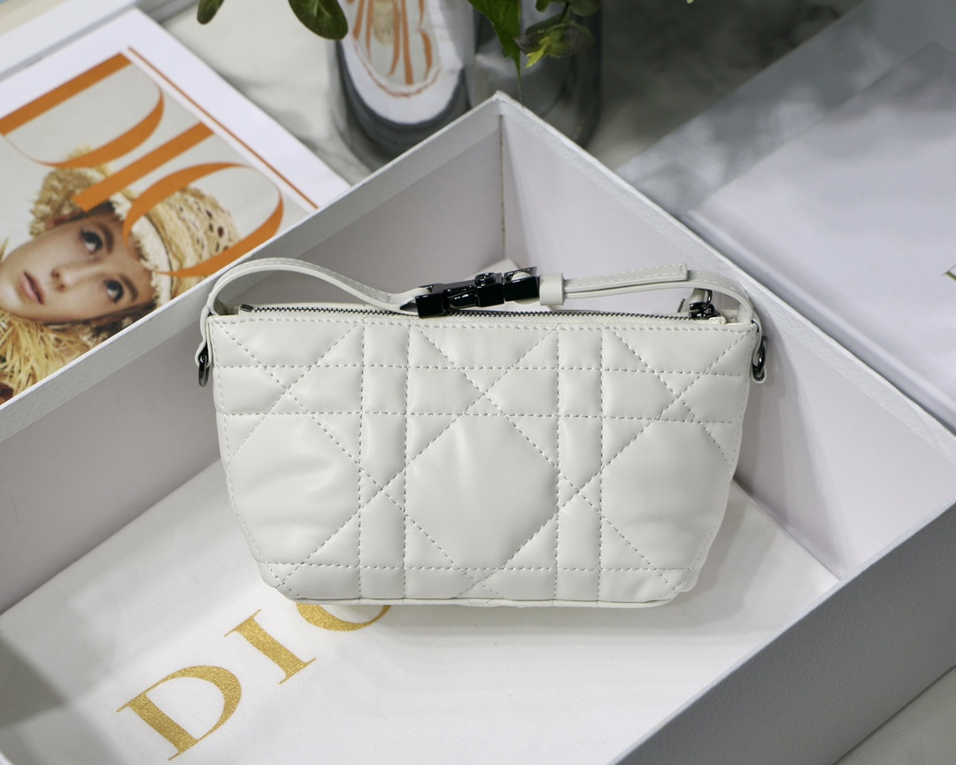 D*0r TRAVEL NOMAD POUCH WHITE