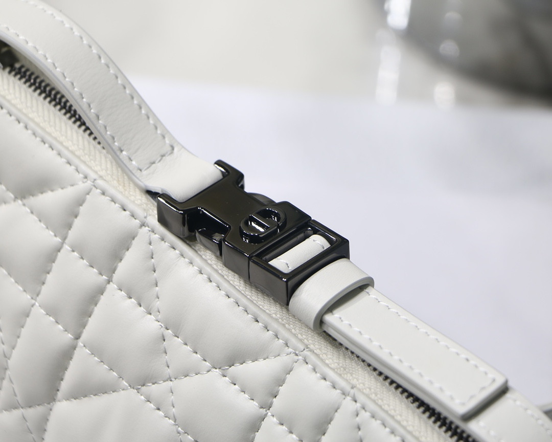 D*0r TRAVEL NOMAD POUCH WHITE