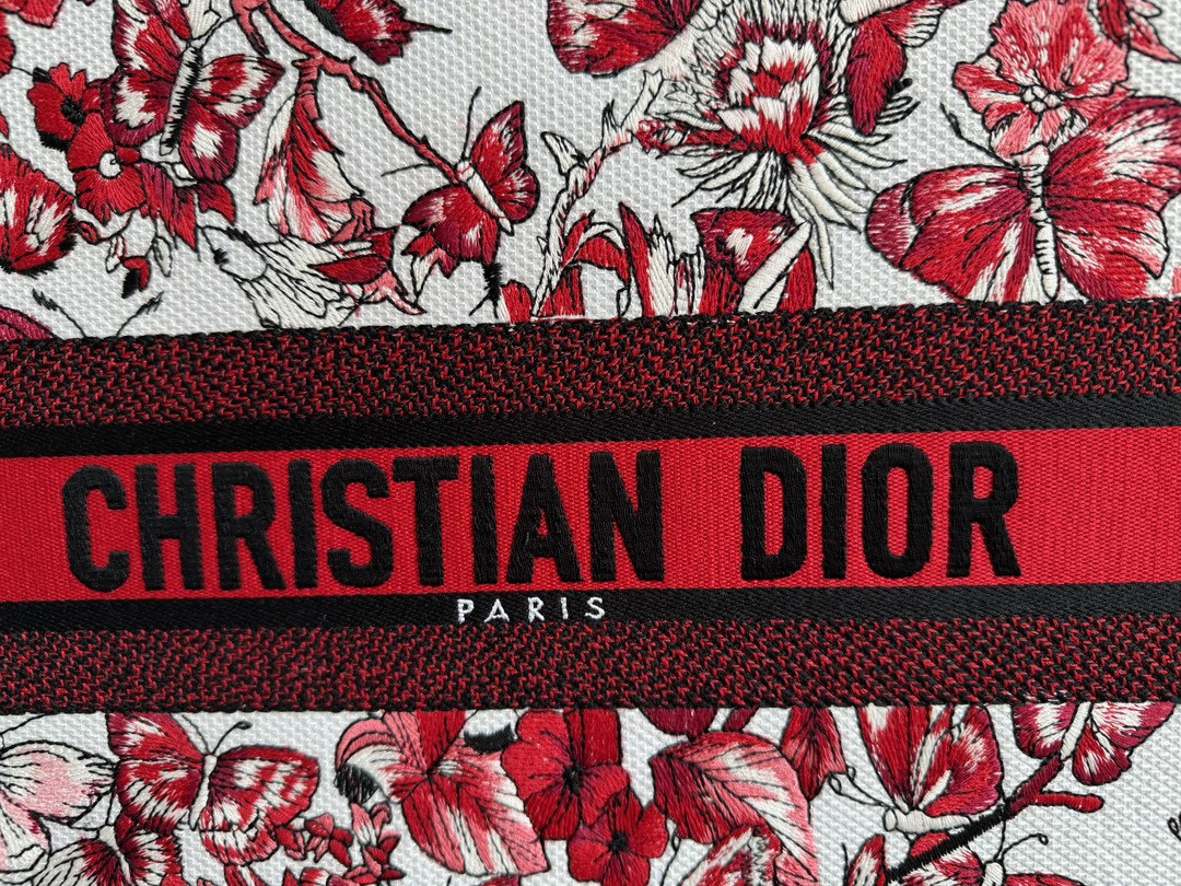 Large D*0r BOOK TOTE WHITE AND RED LE CŒUR DES PAPILLONS EMBROIDERY 16.5 x 14 x 7.5 inches