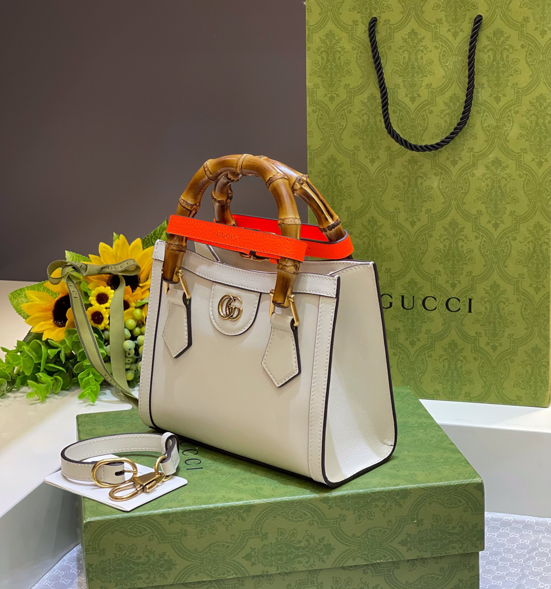 G*u*i DIANA MINI TOTE BAG White 20W x 16H x 10D CM
