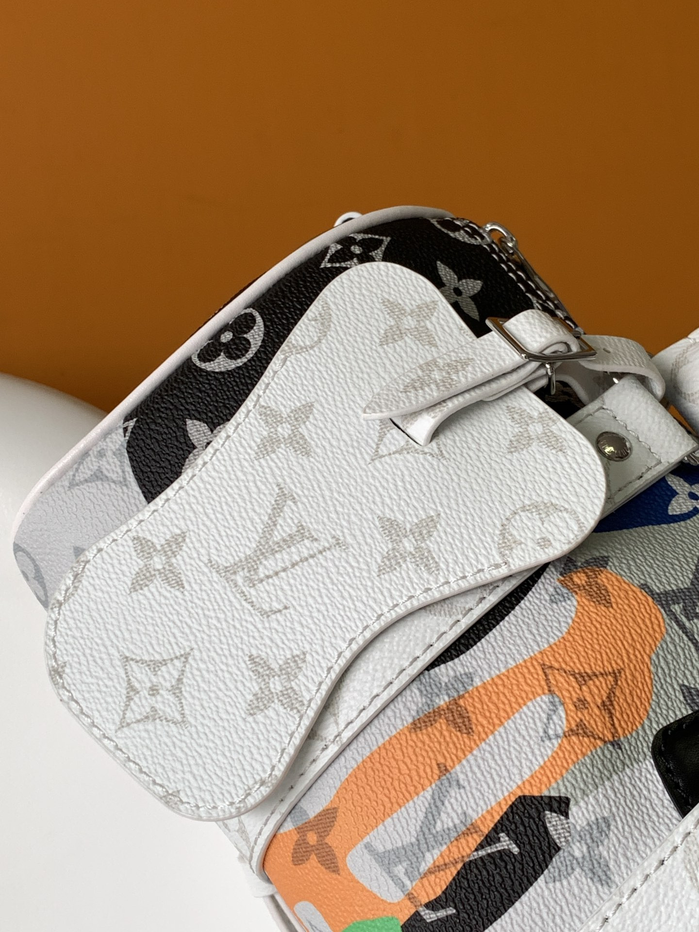 L0*is V*t0n Keepall Bandoulière 25 M46678 9.8 x 5.9 x 4.3 inches