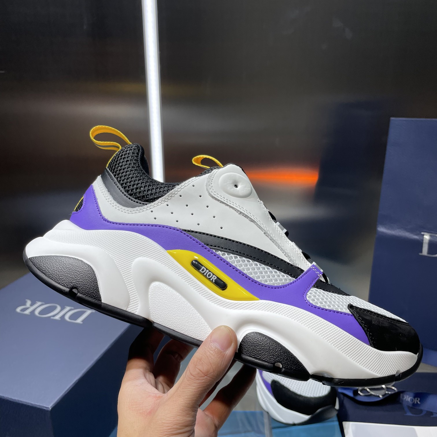 UA D*0r B22 white Sneaker