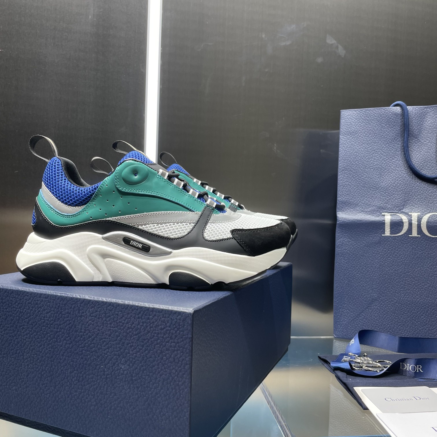 UA D*0r B22 Sneaker