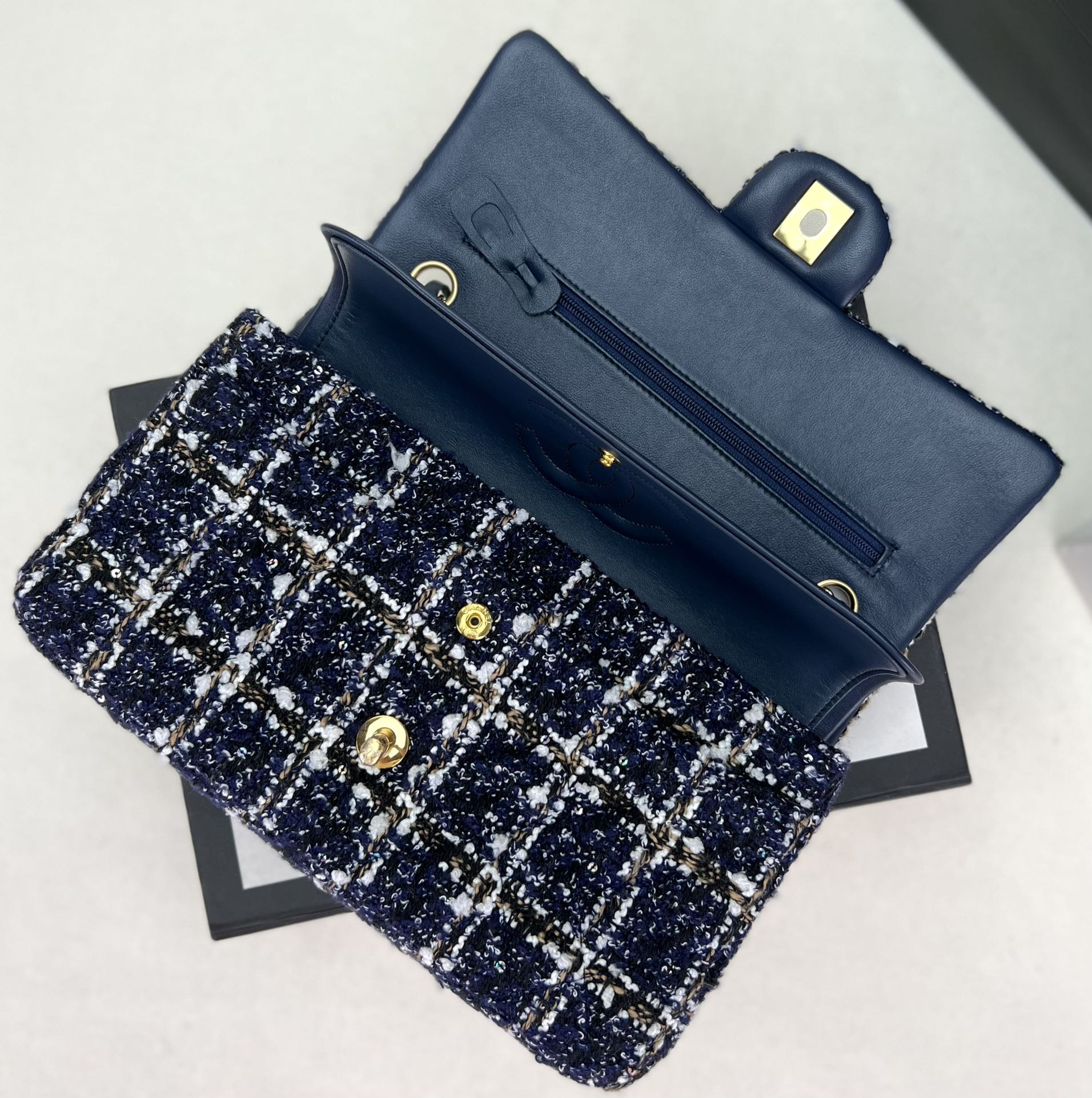 Ch*el CLASSIC 11.12 HANDBAG Tweed & Gold-Tone Metal 6 × 9.9 × 2.5 in