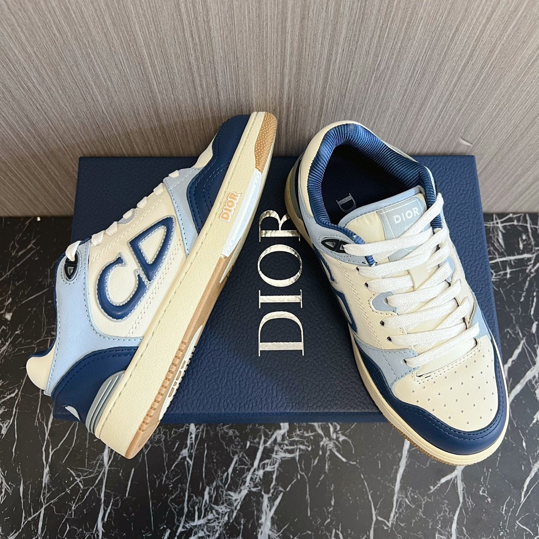 UA D*0r B57 Low-Top Sneaker