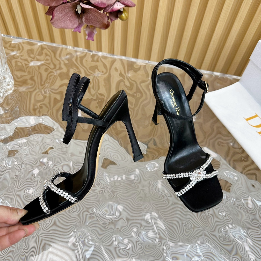 UA D*0r Slingback Pump