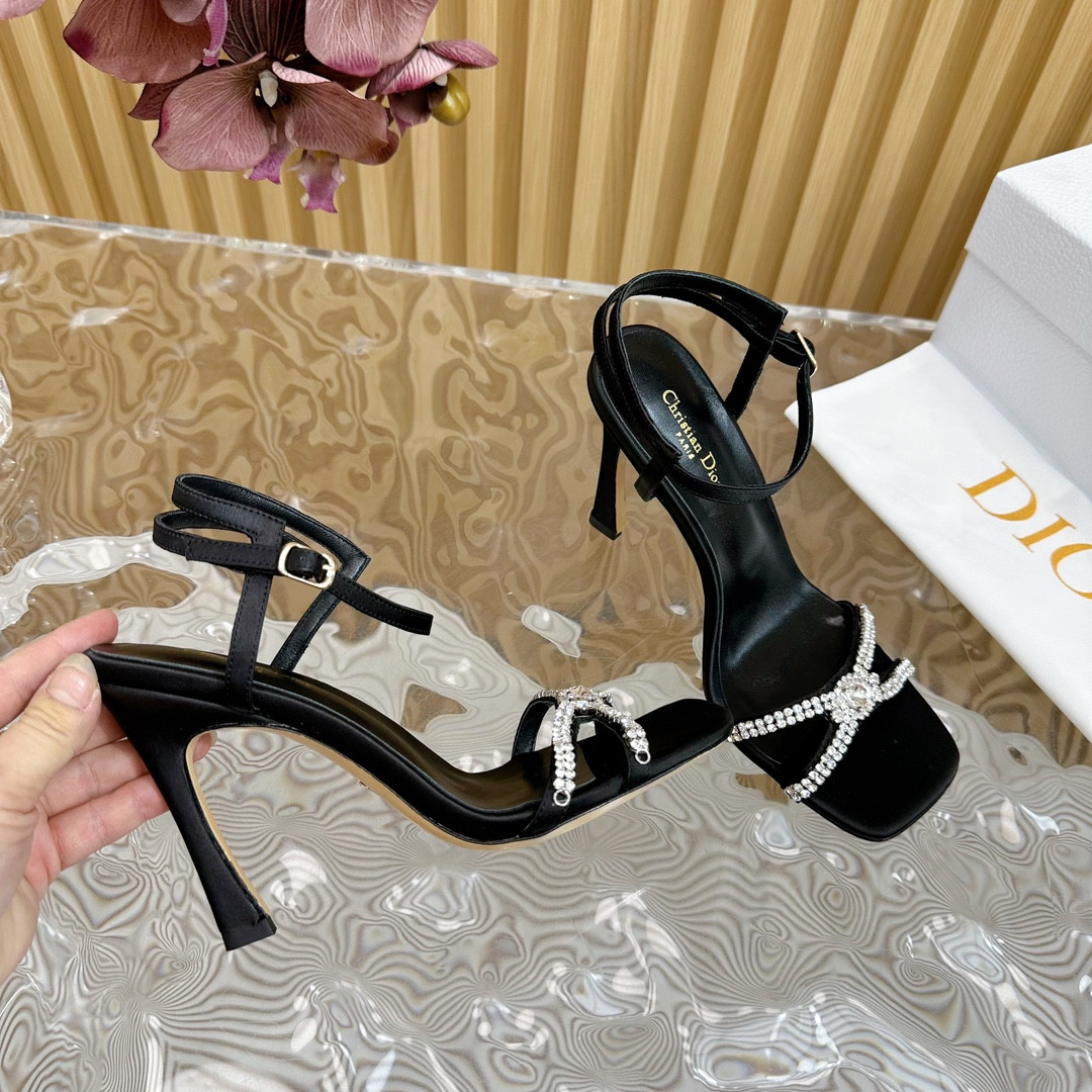 UA D*0r Slingback Pump