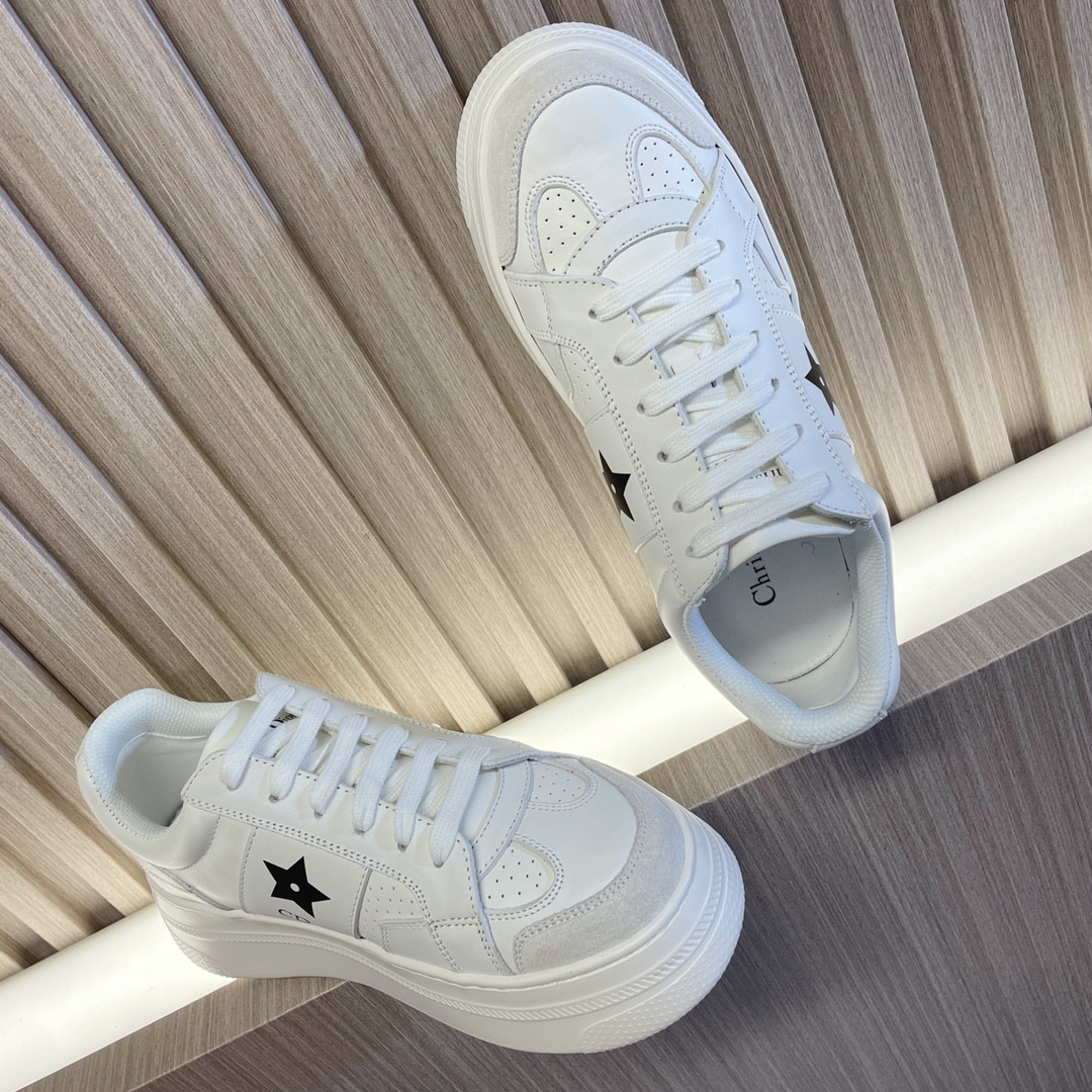 UA D*0r Star Platform Sneaker