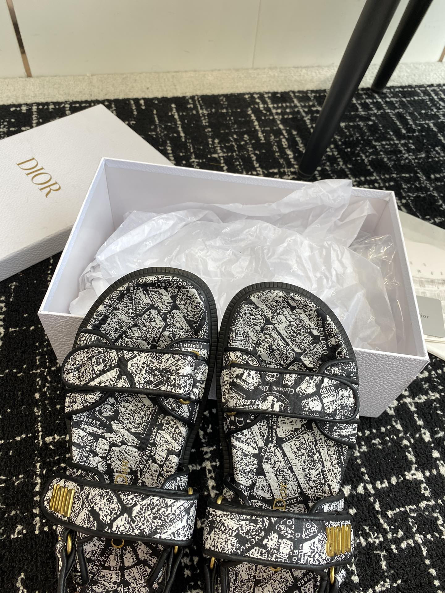 UA D*0ract Sandal