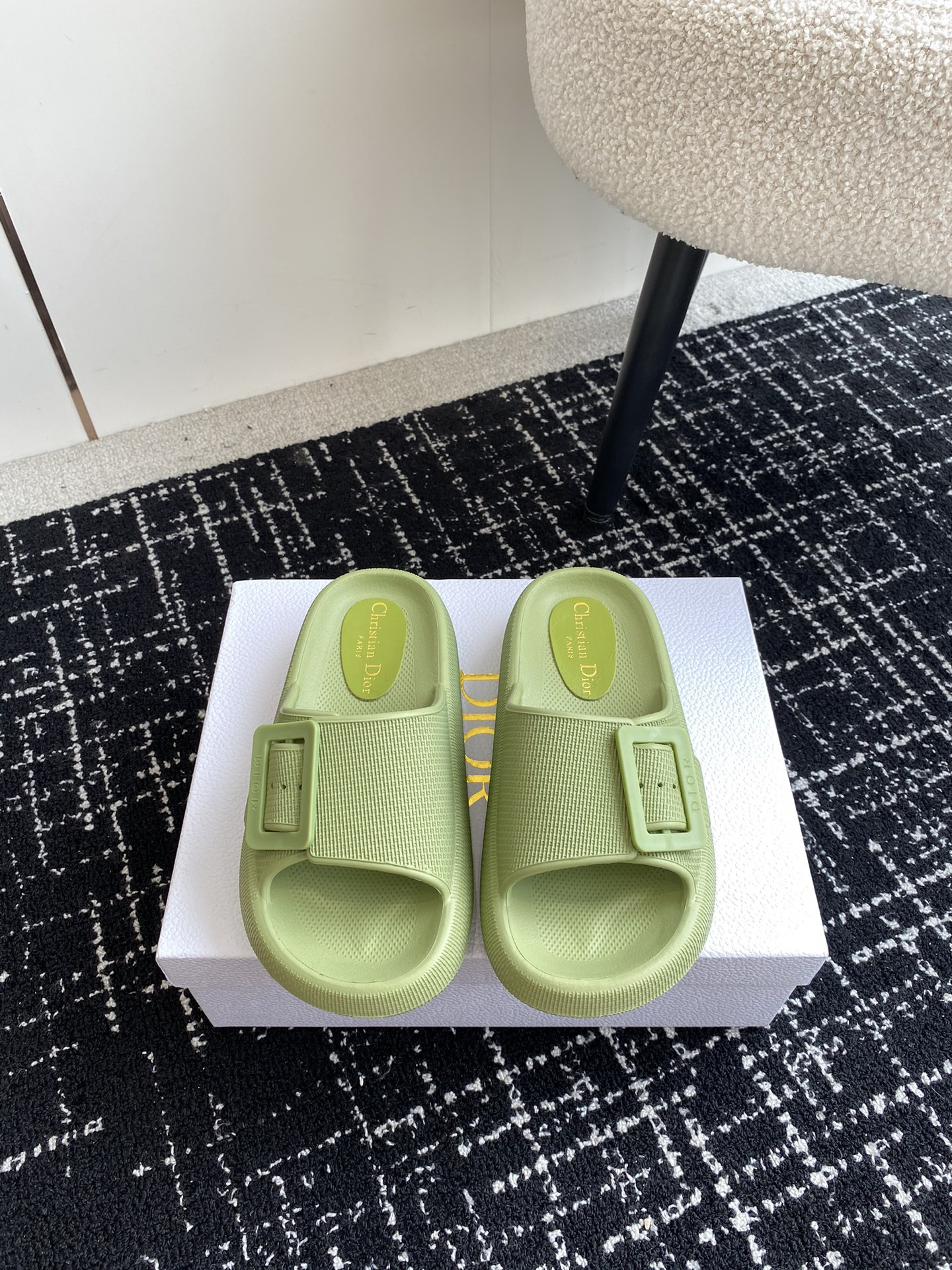 UA D*0r Slide