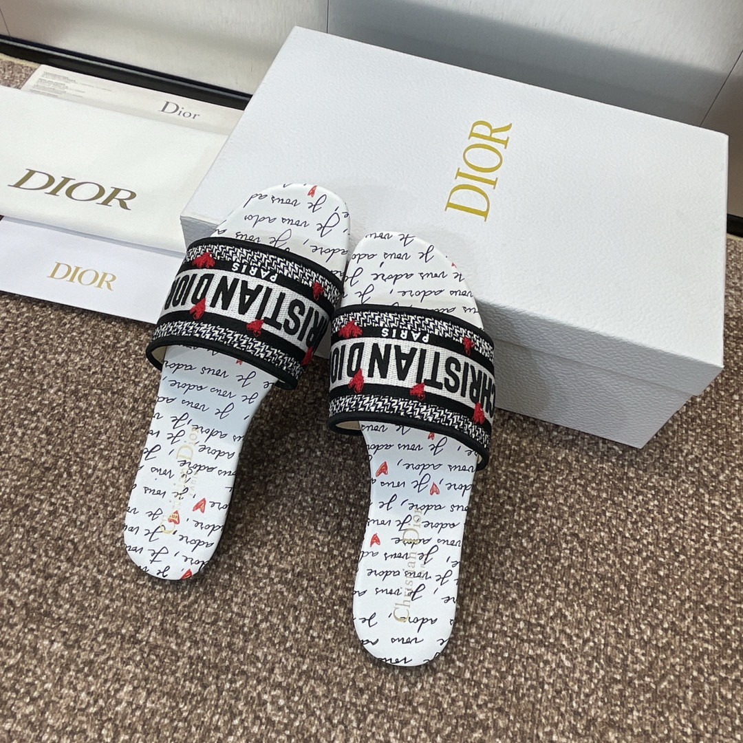 UA D*0ramour Dway Slide