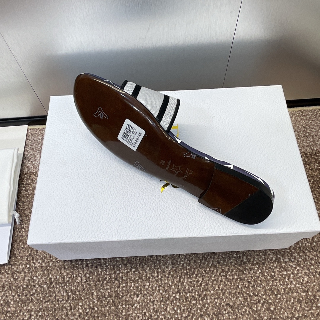 UA D*0r Dway Slide