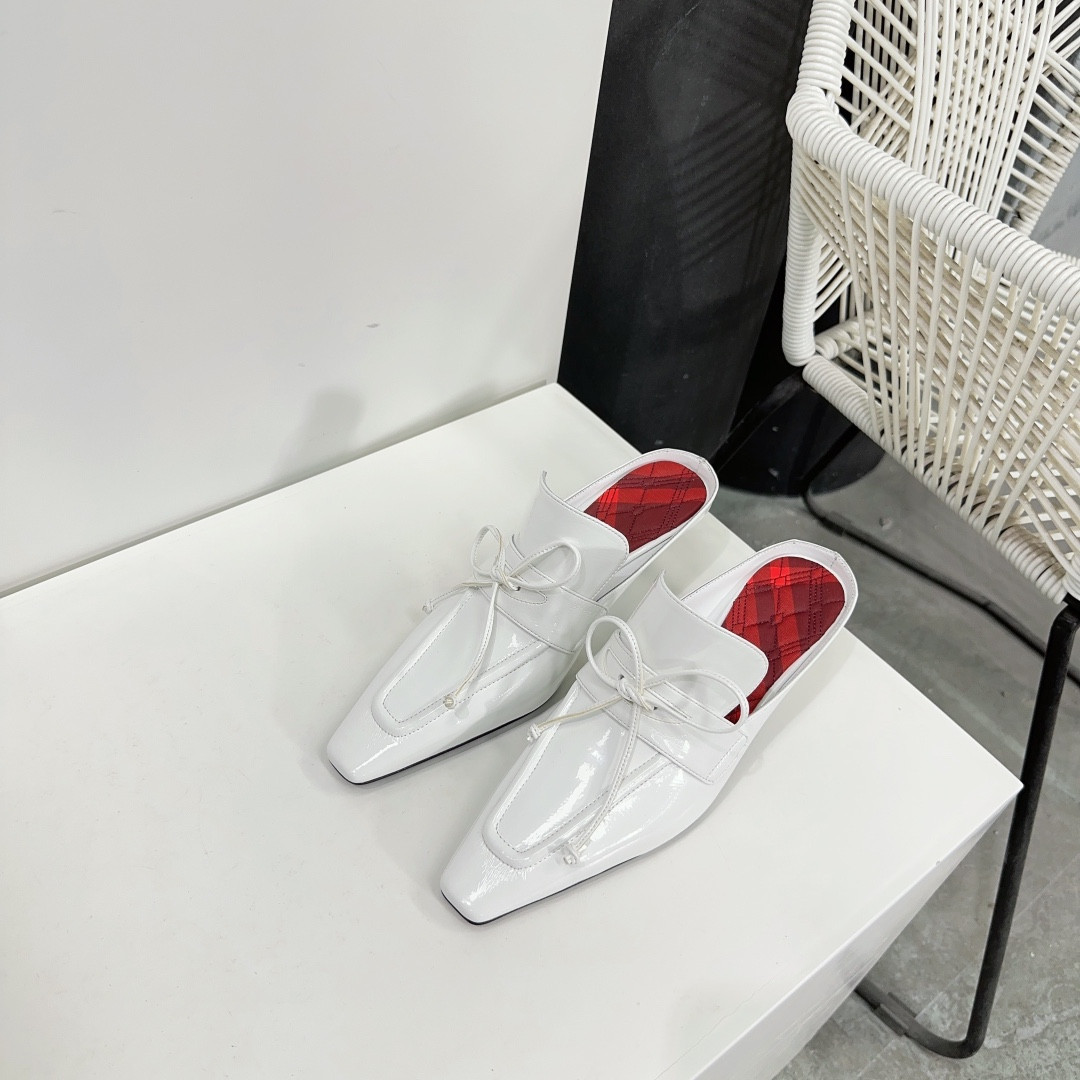 UA B**rry Mules