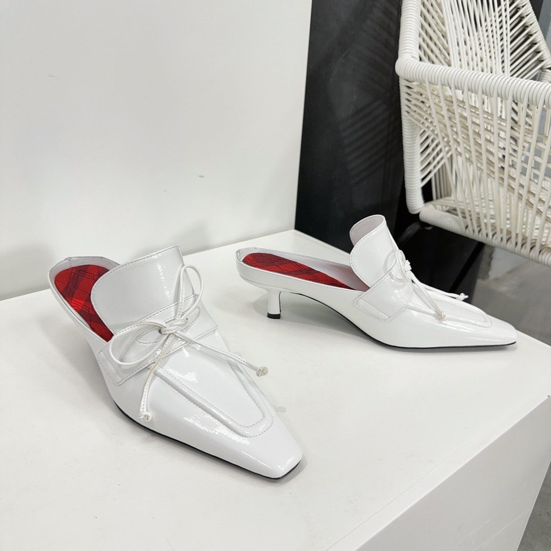 UA B**rry Mules