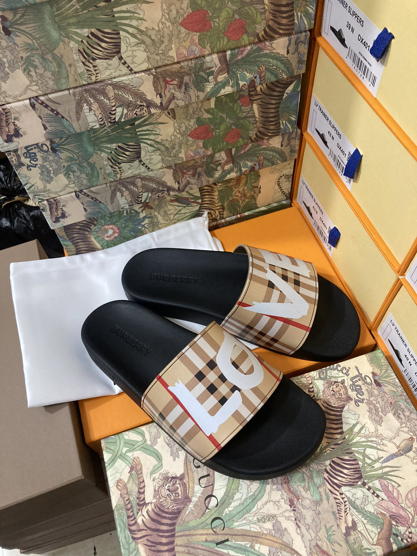 B**rry Check Slides