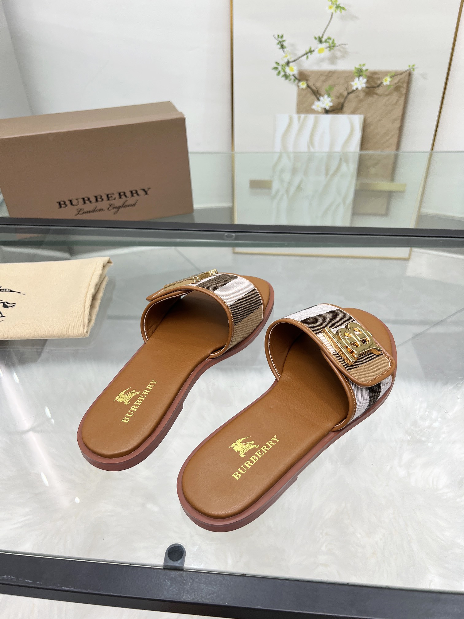 UA B**rry Slides