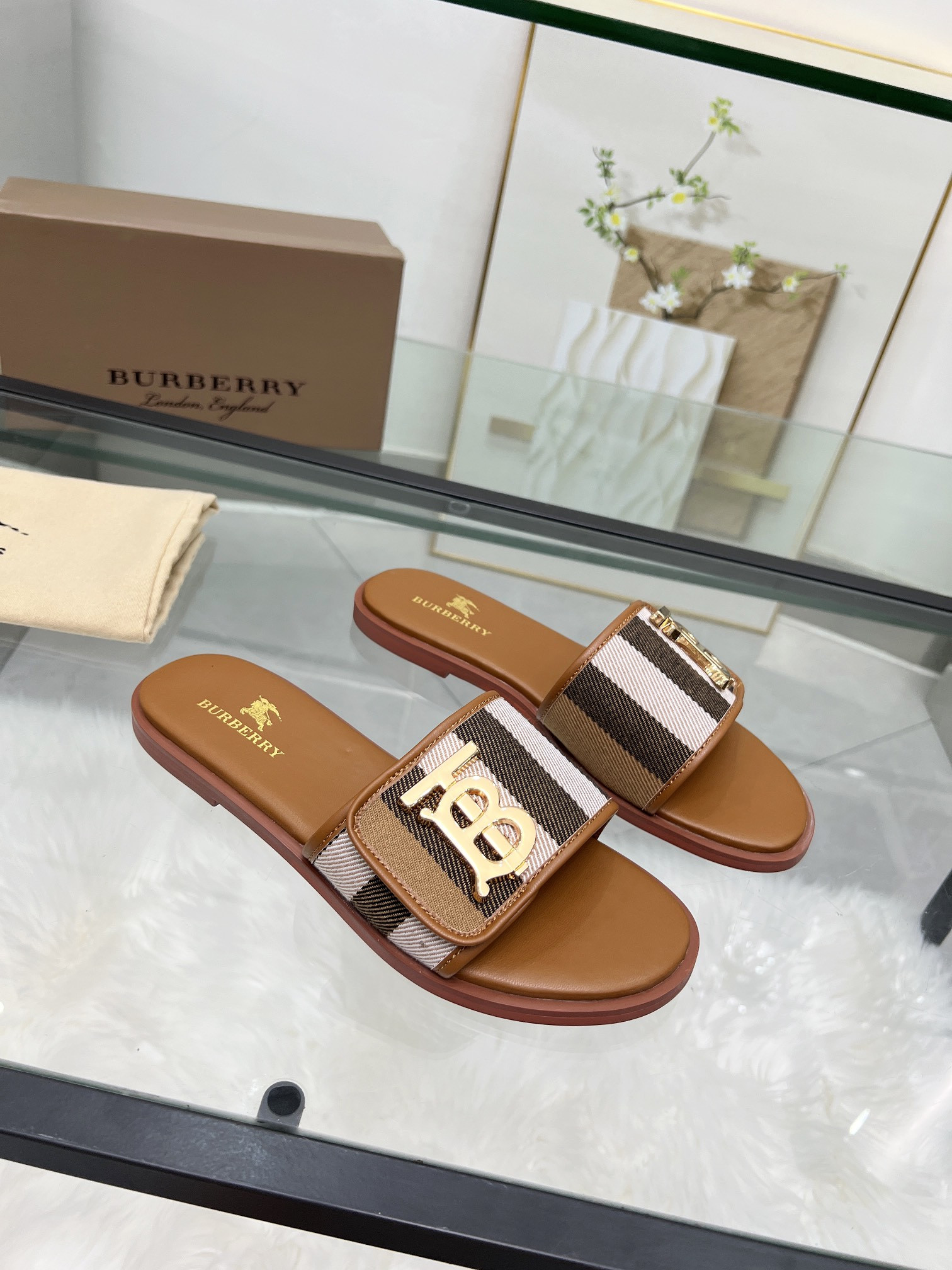 UA B**rry Slides
