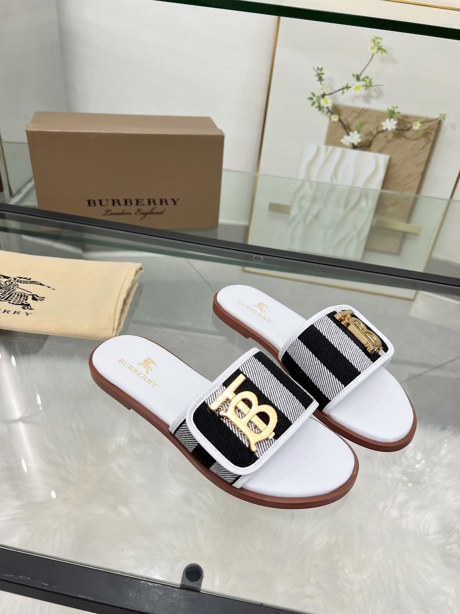 UA B**rry Slides