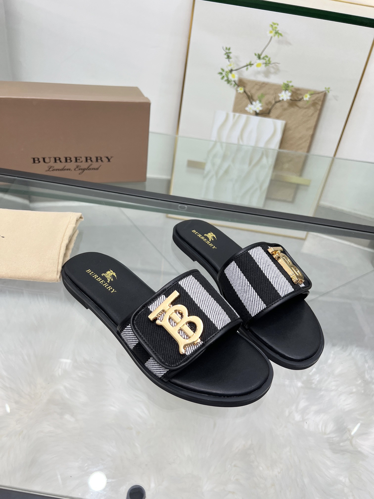 UA B**rry Slides