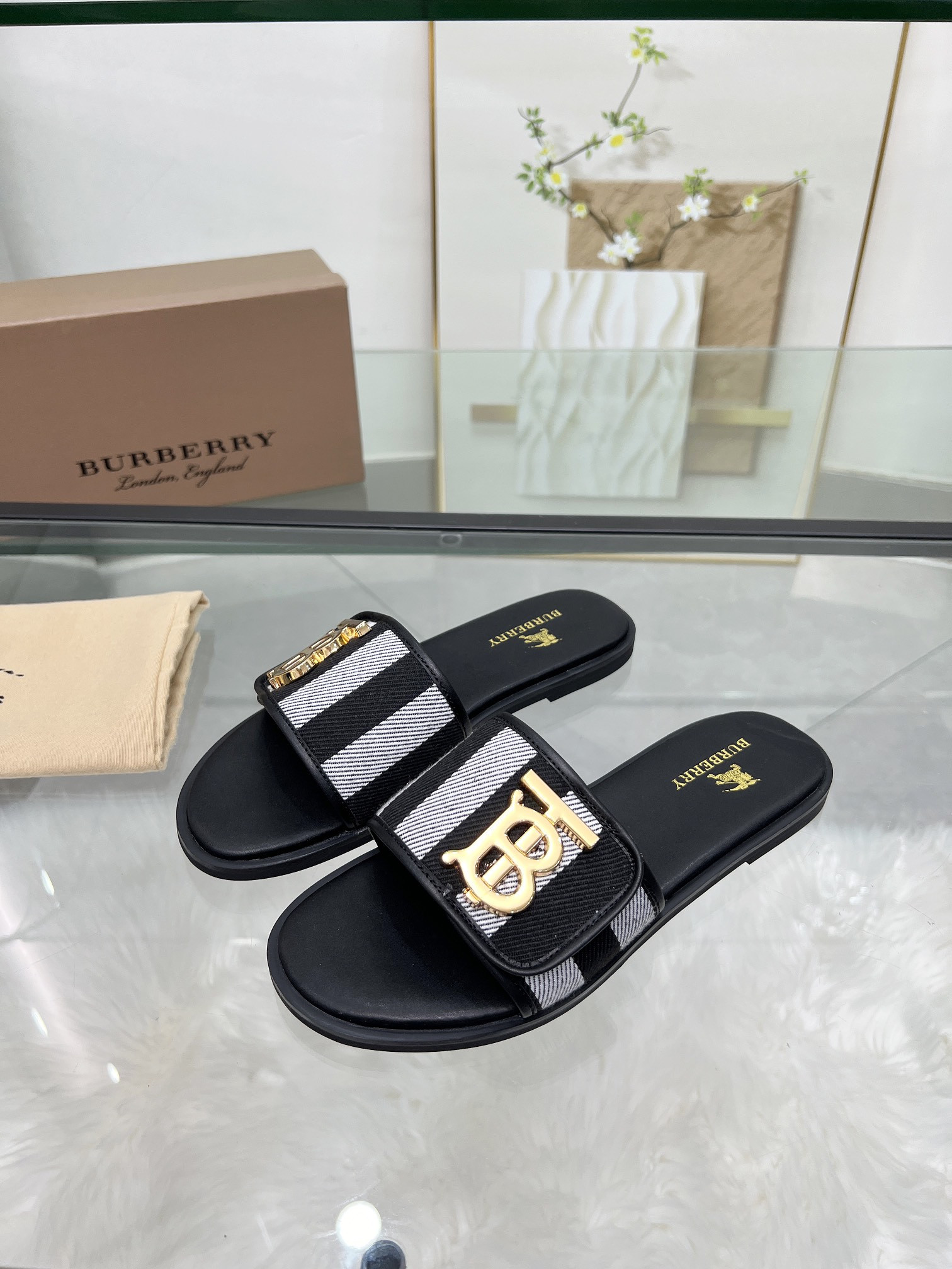 UA B**rry Slides