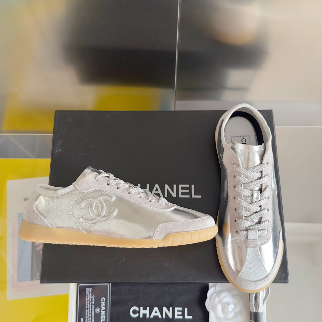 UA Ch*el SNEAKER