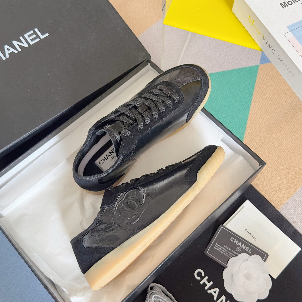 UA Ch*el SNEAKER